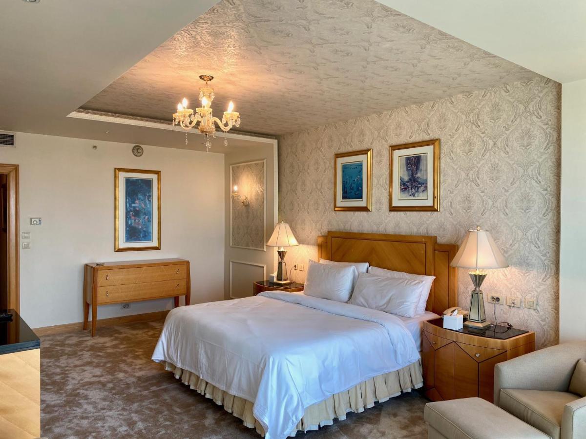 Chez Haytham At Four Seasons Nile Plaza Residential Suite 카이로 외부 사진