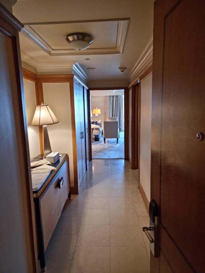 Chez Haytham At Four Seasons Nile Plaza Residential Suite 카이로 외부 사진